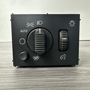 99-06 Chevy GMC Sierra Suburban Silverado Tahoe Headlight Dome Light Switch OEM